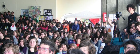 1003_dia_linguas_estrangeiras01.jpg