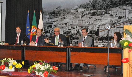 1005_almeida_santos01.jpg