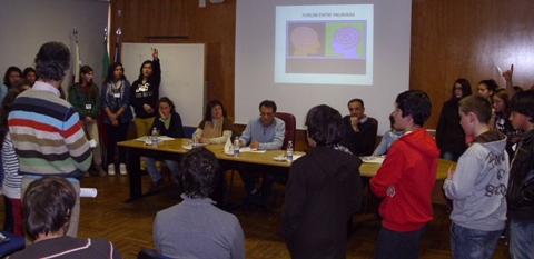 1112_forum_entre_palavras01.jpg