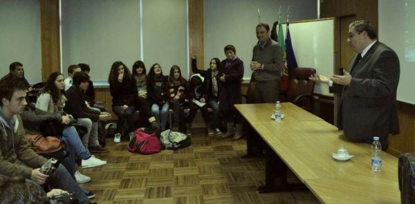1112_Parlamento_Jovens03.jpg