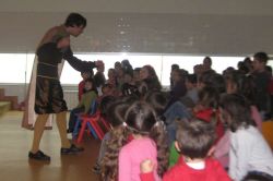 1210_teatro_veio_a_escola01.jpg