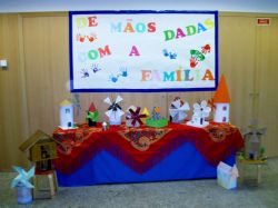 Imagem=1211_de_maos_dadas01.jpg
Tamanho=63KB
Dimensão=1000x751
Data Envio=14 Jan, 2015 1211_de_maos_dadas01.jpg