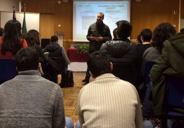 1503_parlamento_dos_jovens05.jpg
