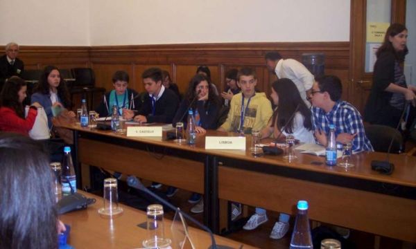 1505_parlamento_dos_jovens05.jpg