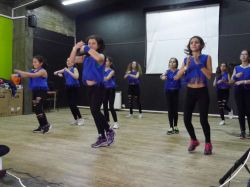 Imagem=1605_zumba01.jpg
Tamanho=59KB
Dimensão=1000x750
Data Envio=28 Out, 2019 1605_zumba01.jpg