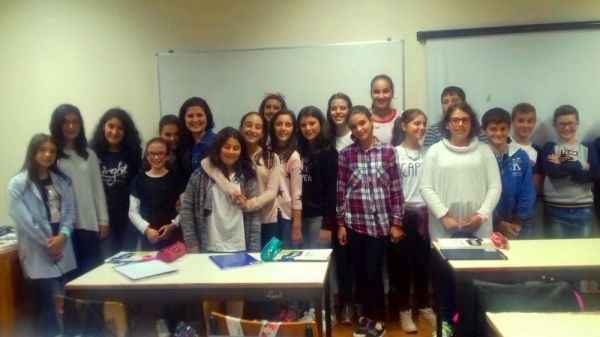 1701_a_franca_veio_a_sala_de_aula01.jpg
