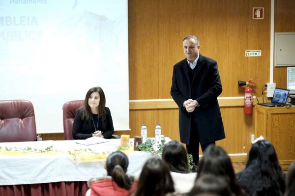 1701_parlamento_dos_jovens01.jpg