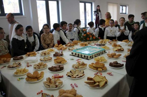 1702_visita_centro_social_ear04.jpg