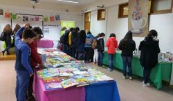 Imagem=1611_feira_do_livro01.jpg
Tamanho=59KB
Dimensão=1000x589
Data Envio=13 Fev, 2022 1611_feira_do_livro01.jpg