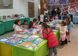 Imagem=1611_feira_do_livro05.jpg
Tamanho=80KB
Dimensão=1000x722
Data Envio=13 Fev, 2022 1611_feira_do_livro05.jpg