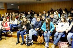 Imagem=1701_parlamento_dos_jovens02.jpg
Tamanho=102KB
Dimensão=1000x666
Data Envio=13 Fev, 2022 1701_parlamento_dos_jovens02.jpg