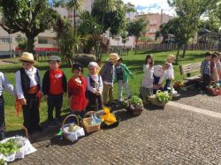 Imagem=1706_feira_tradicional_pre_escolar02.jpg
Tamanho=134KB
Dimensão=1000x750
Data Envio=13 Fev, 2022 1706_feira_tradicional_pre_escolar02.jpg