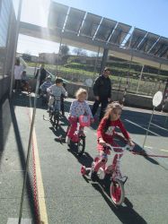 Imagem=1803_bicicletas_na_escola03.jpg
Tamanho=105KB
Dimensão=750x1000
Data Envio=13 Fev, 2022 1803_bicicletas_na_escola03.jpg