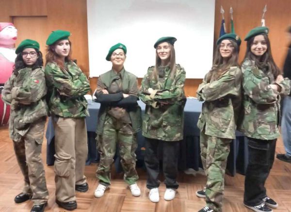 6mariaspose-1000.jpg