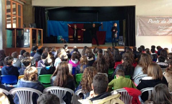 1402_teatro_debate02.jpg