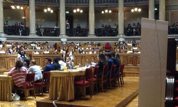1406_parlamento_jovens02.jpg