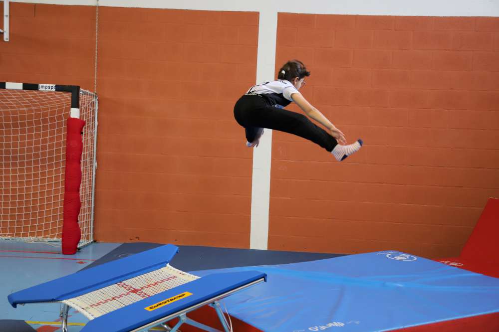 2203 ginastica ebc02