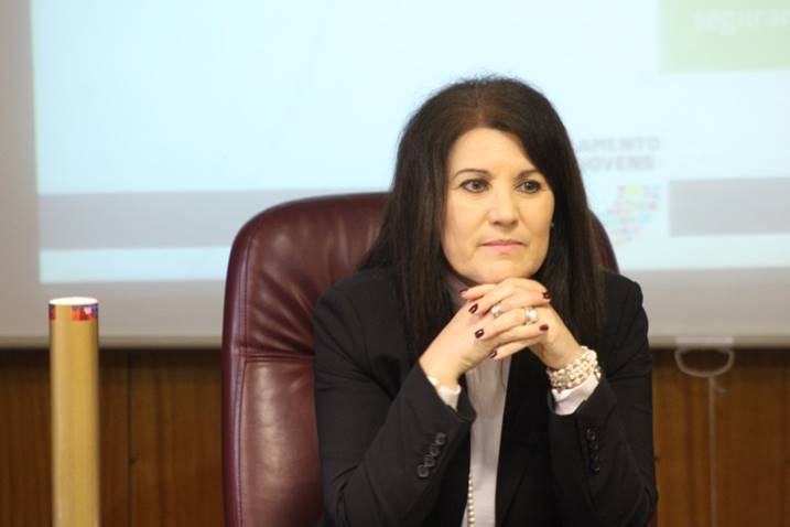 2301 emilia cerqueira01